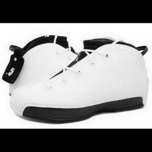 Jordan 18.5 DEFECTED, PLEASE READ DESCRIPTION